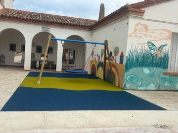 COLEGIO-RUEDA-DE-JALON.-COLUMPIO-NIDO-Y-PAVIMENTO-IN-SITU-1